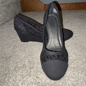 Seychelles Black Lace Wedge Heel Pumps Women's Dress‎ Shoes Classic size 10